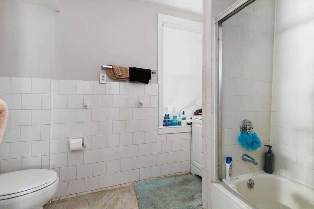 2.5 bed, 1 bath apartment for rent at 99 Boylston St Unit 1, Brookline Village — photo 3 of 3