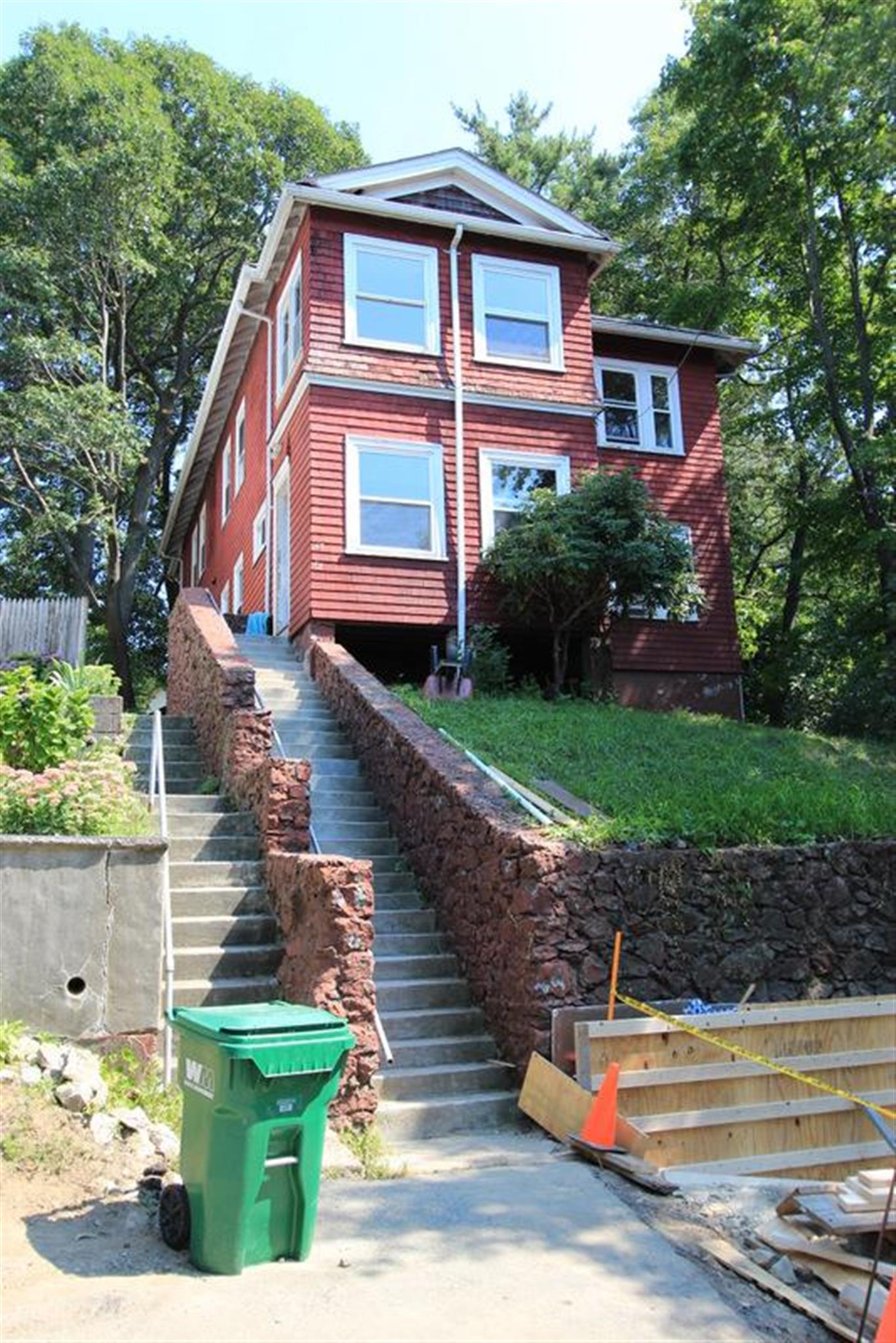 2.5 bed, 1 bath apartment for rent at 17 Taft St Unit 2, Medford — photo 21 of 21