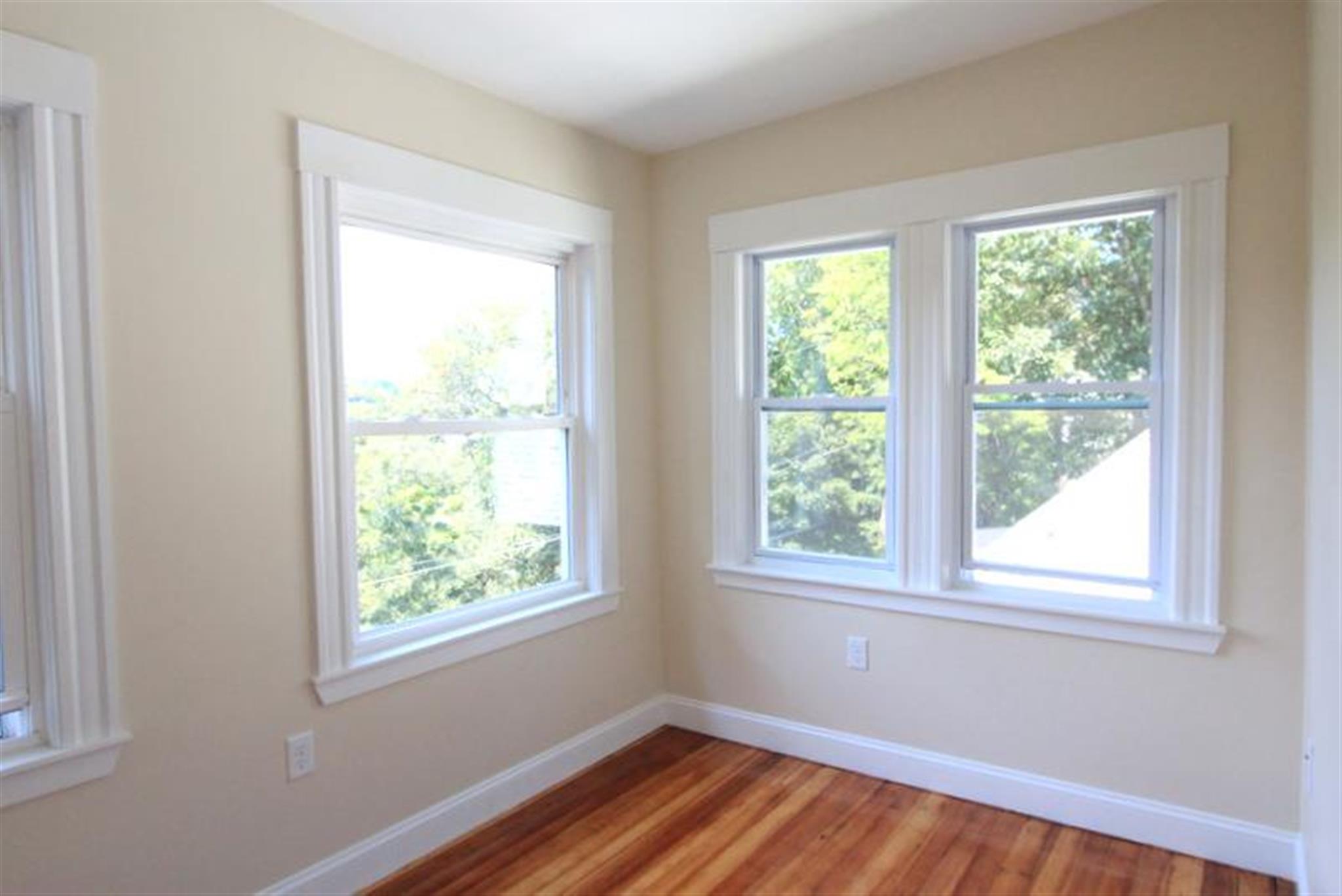 2.5 bed, 1 bath apartment for rent at 17 Taft St Unit 2, Medford — photo 9 of 21