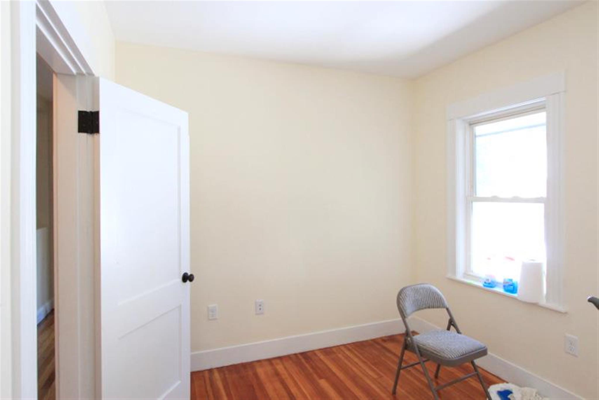 2.5 bed, 1 bath apartment for rent at 17 Taft St Unit 2, Medford — photo 8 of 21