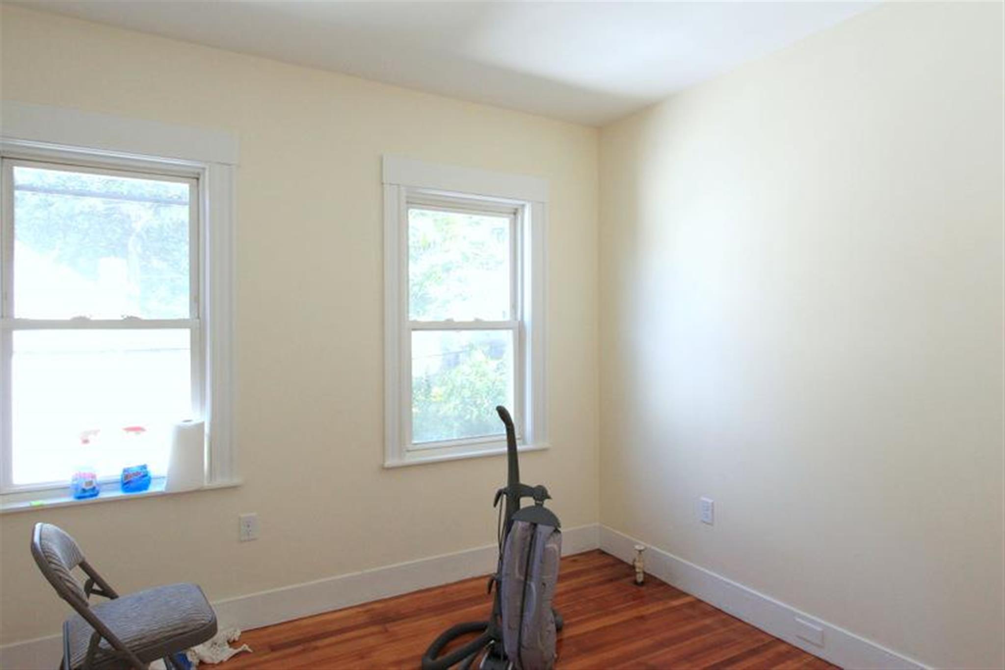 2.5 bed, 1 bath apartment for rent at 17 Taft St Unit 2, Medford — photo 10 of 21