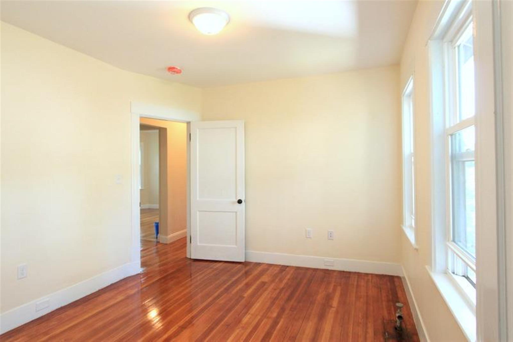 2.5 bed, 1 bath apartment for rent at 17 Taft St Unit 2, Medford — photo 11 of 21