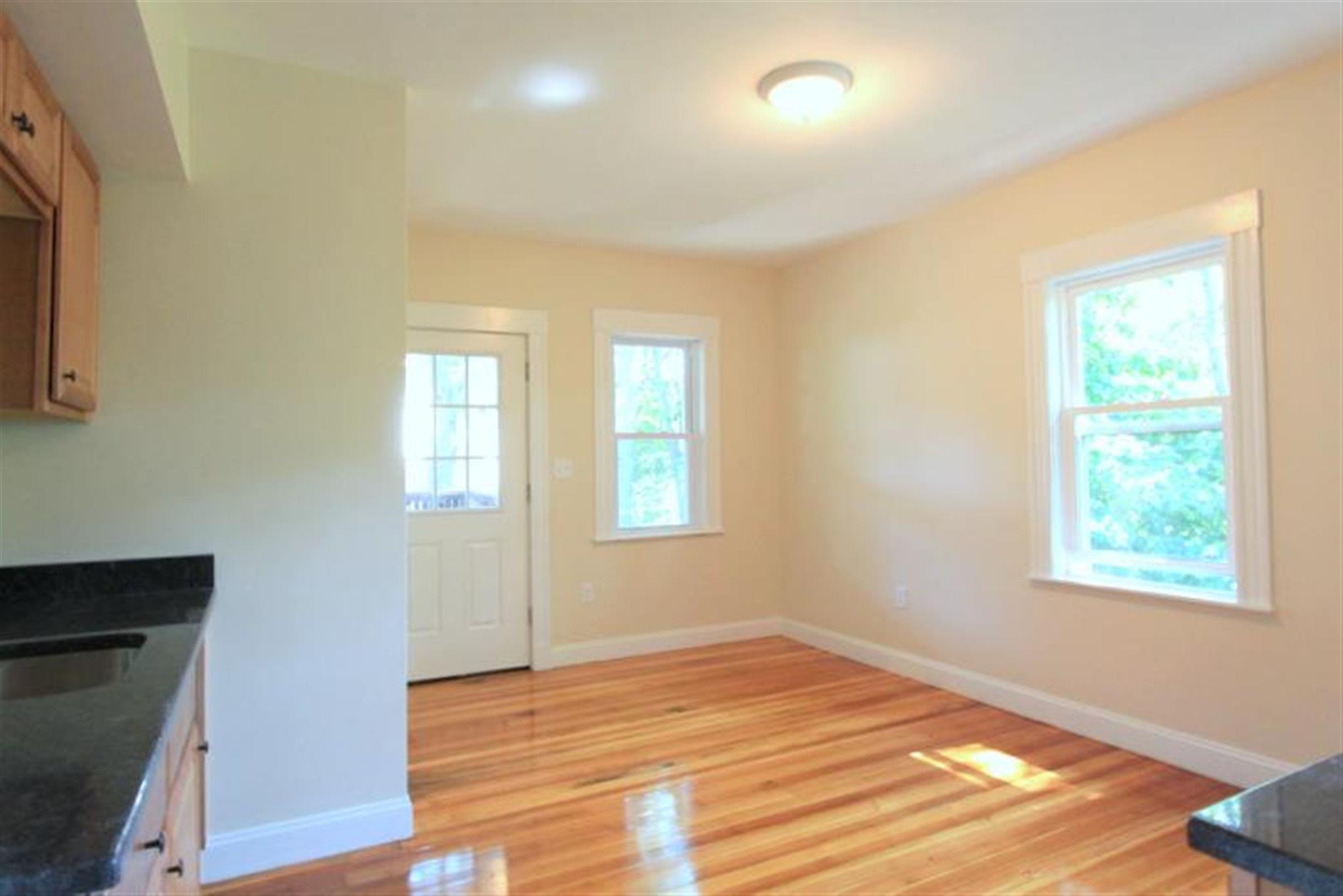 2.5 bed, 1 bath apartment for rent at 17 Taft St Unit 2, Medford — photo 5 of 21