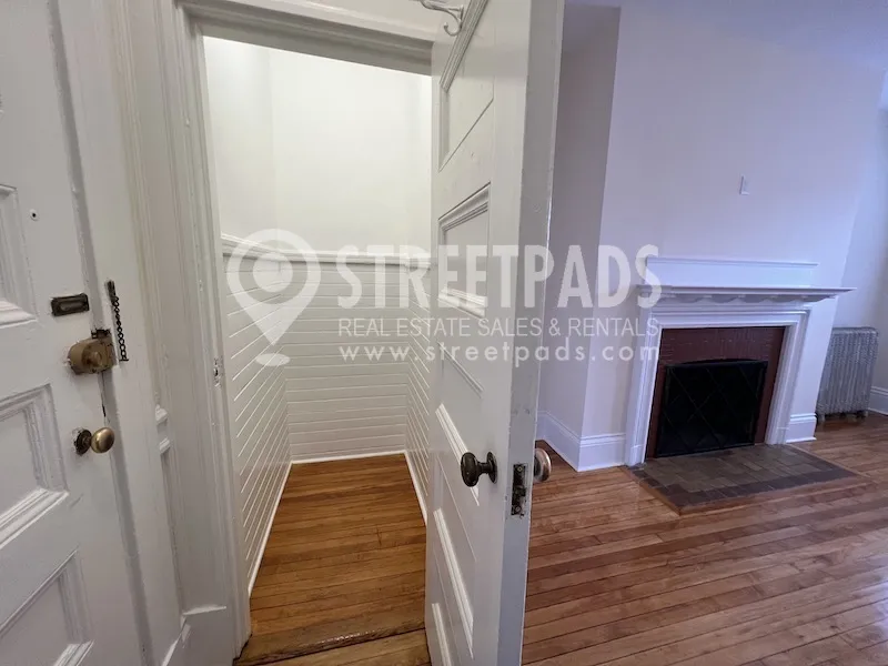 2 Ware St, Mid-Cambridge