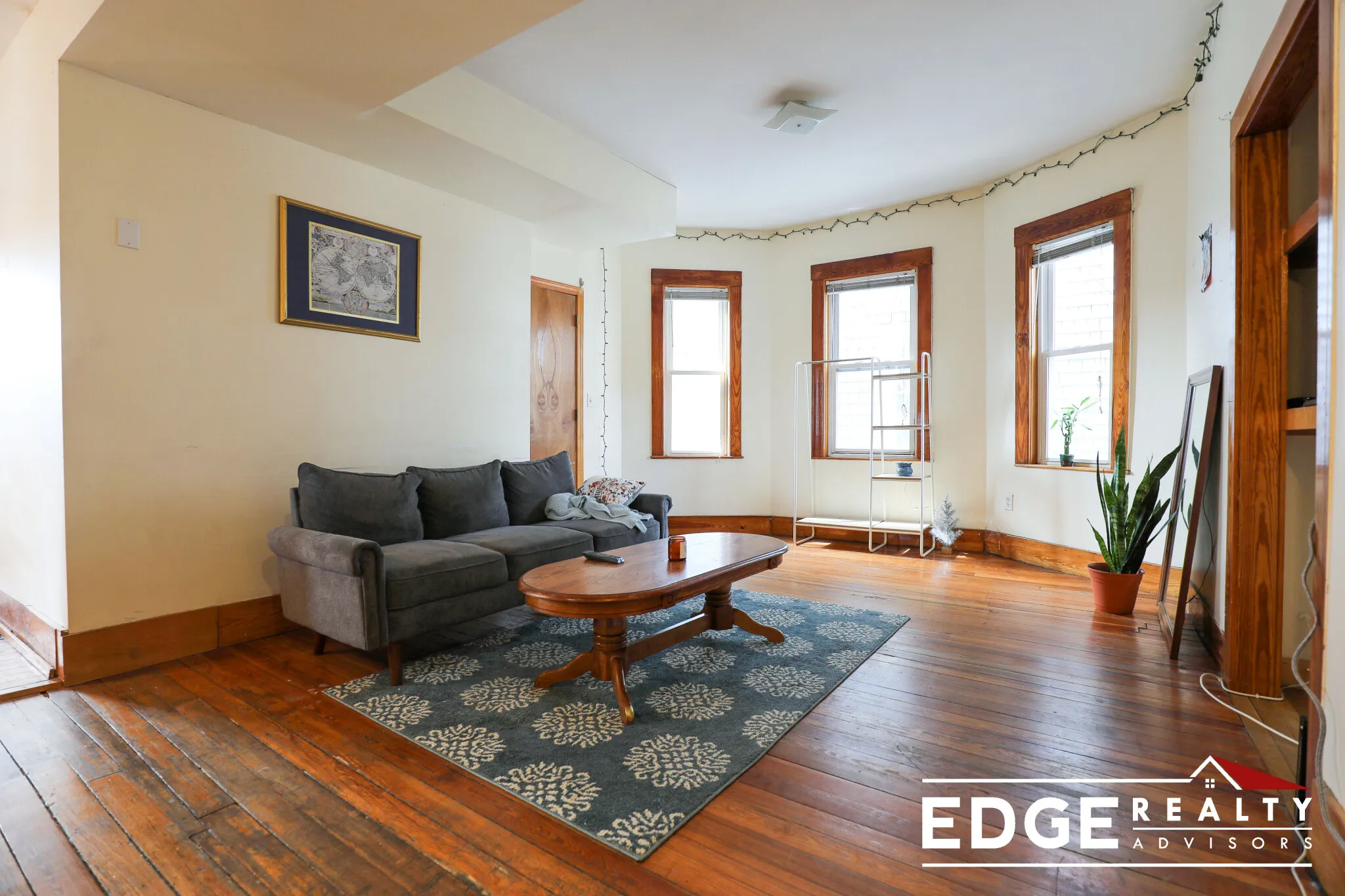 356 Faneuil St, Oak Square