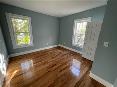 372 Oxford St, Ward Two