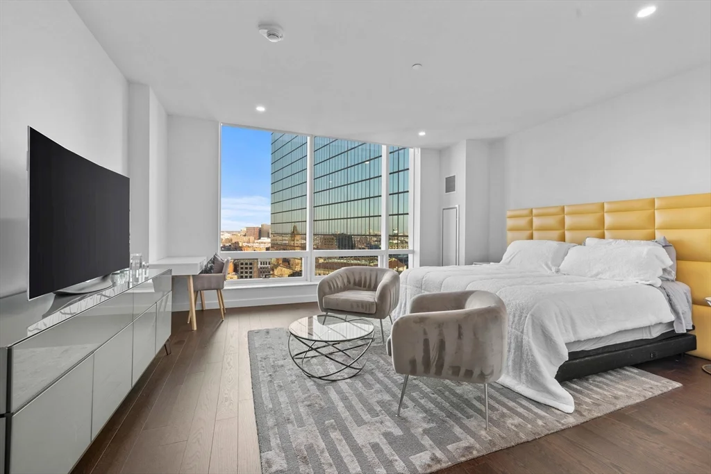 430 Stuart St, Back Bay