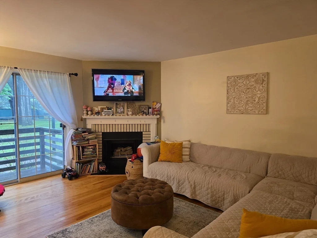 104 Johnson Rd, Chicopee