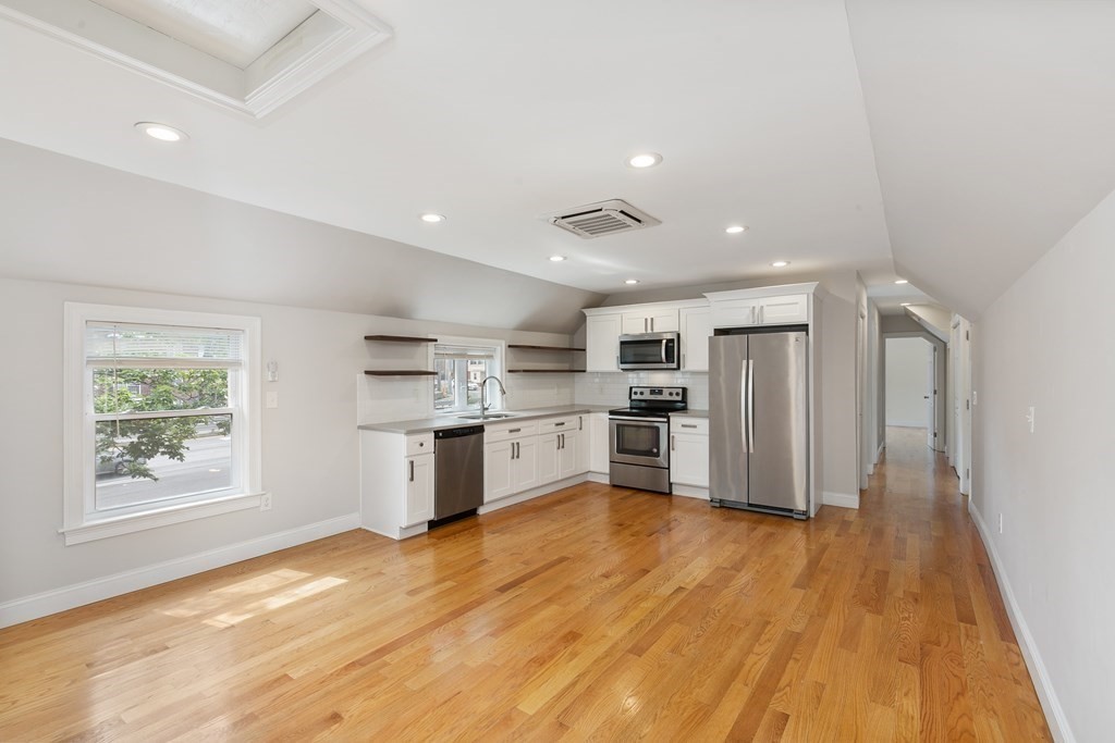 25 Beachland Ave, Revere Beach