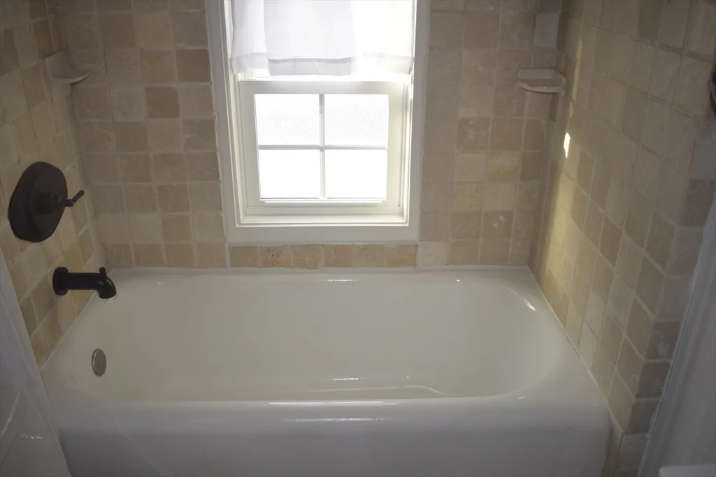 60 Park St, North Andover