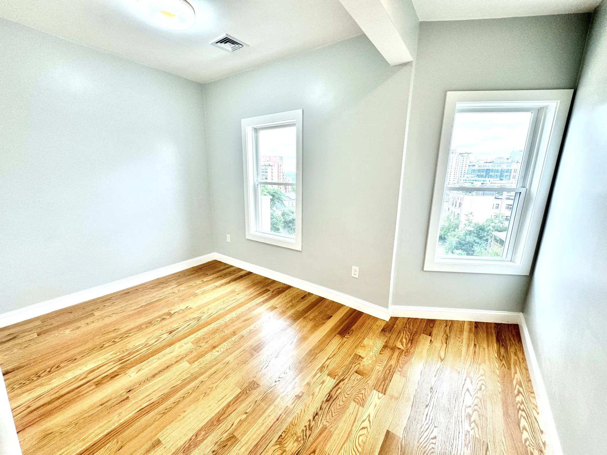 190 Hillside St, Mission Hill