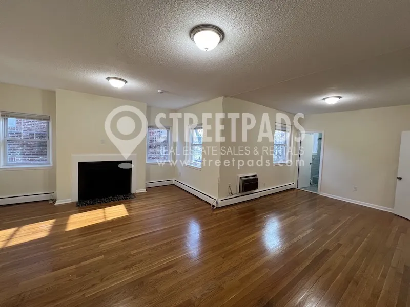 2018 Commonwealth Ave, Brighton