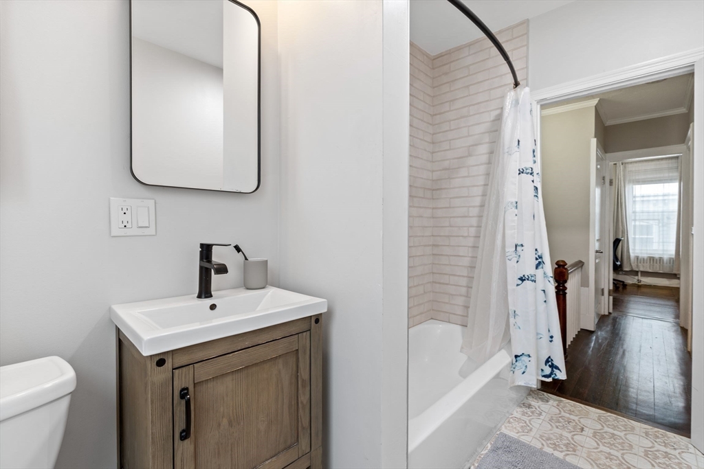 12 Colebrook St, South Boston