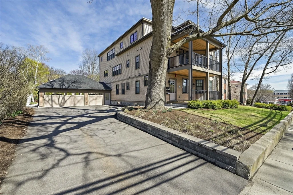 144 Linden St, Wellesley