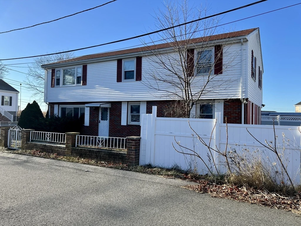 21 Harlow, Saugus