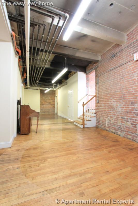 61 Exchange St, Malden Center