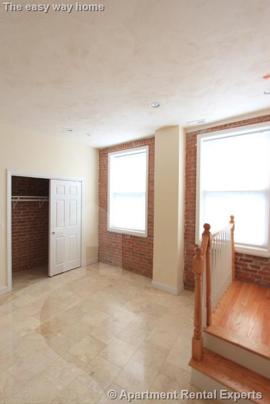 61 Exchange St, Malden Center