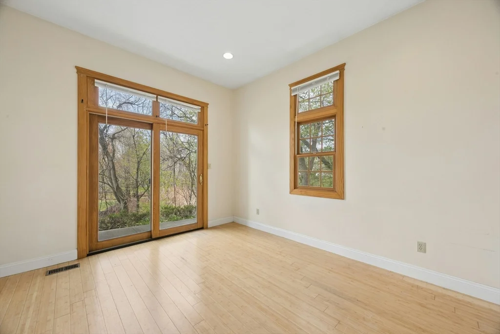 136R Main St, Acton