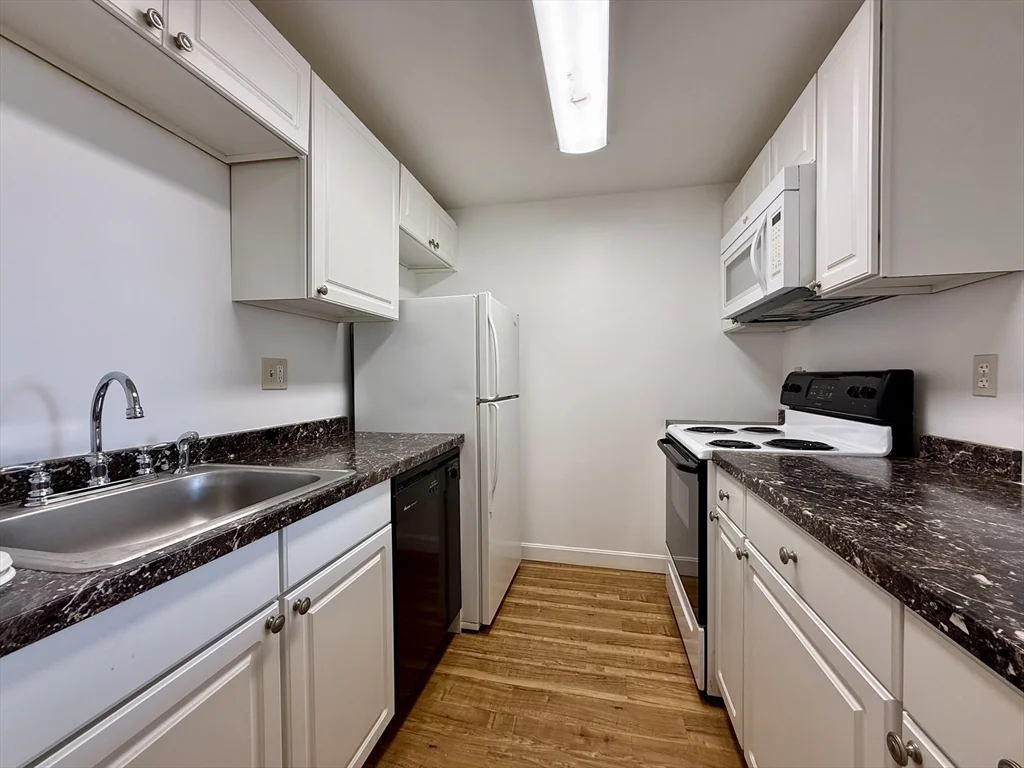 6 S Washington St, North Attleboro