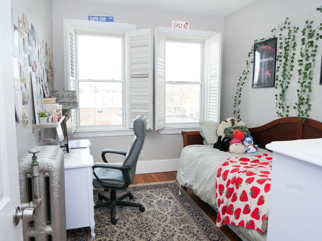 14 Chestnut Hill Ave, Brighton