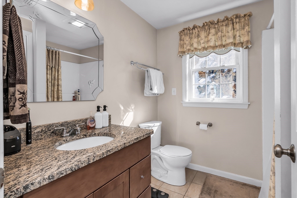 6 Gedney Dr, Peabody