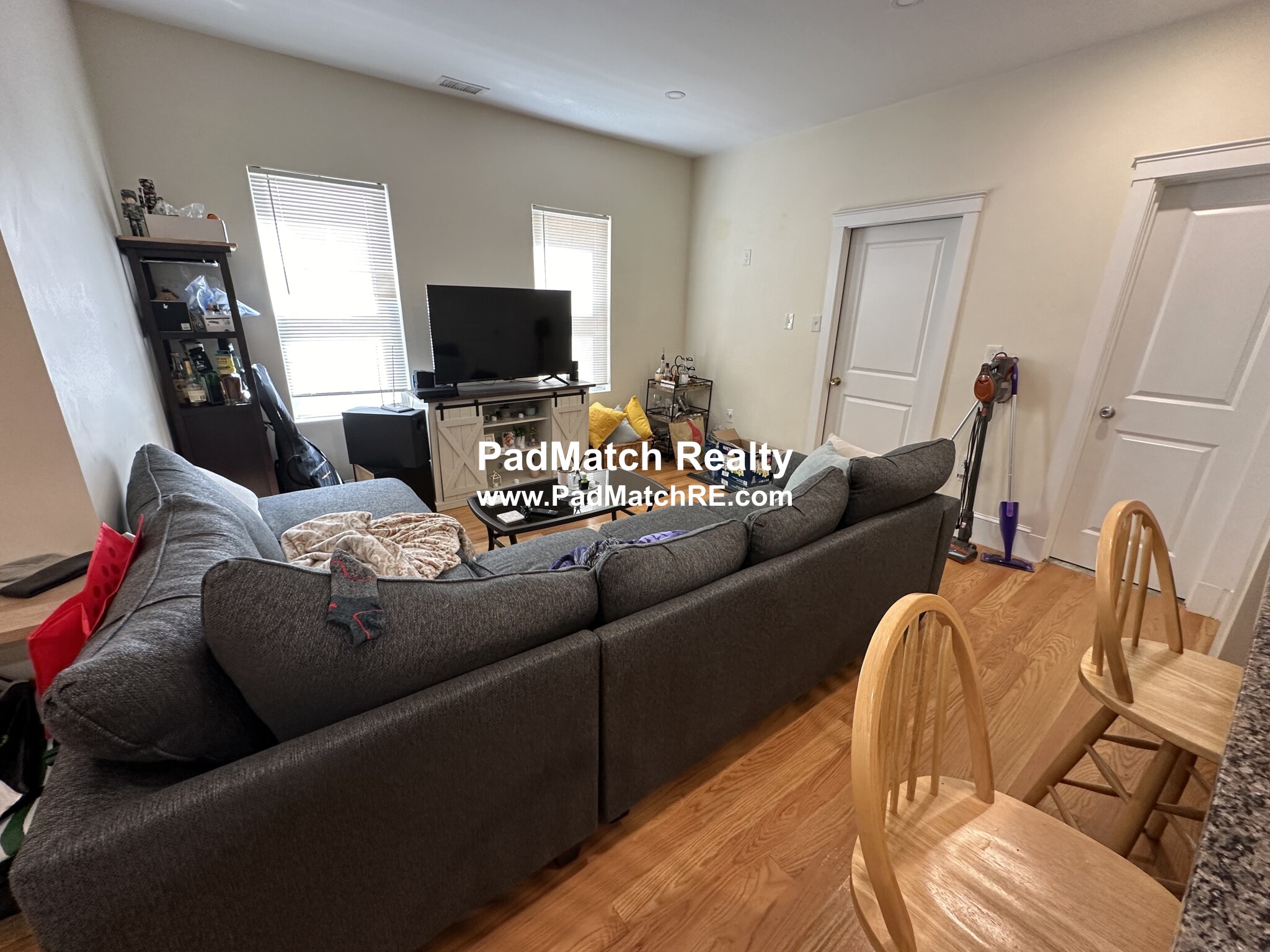 36 Brackett St, Oak Square