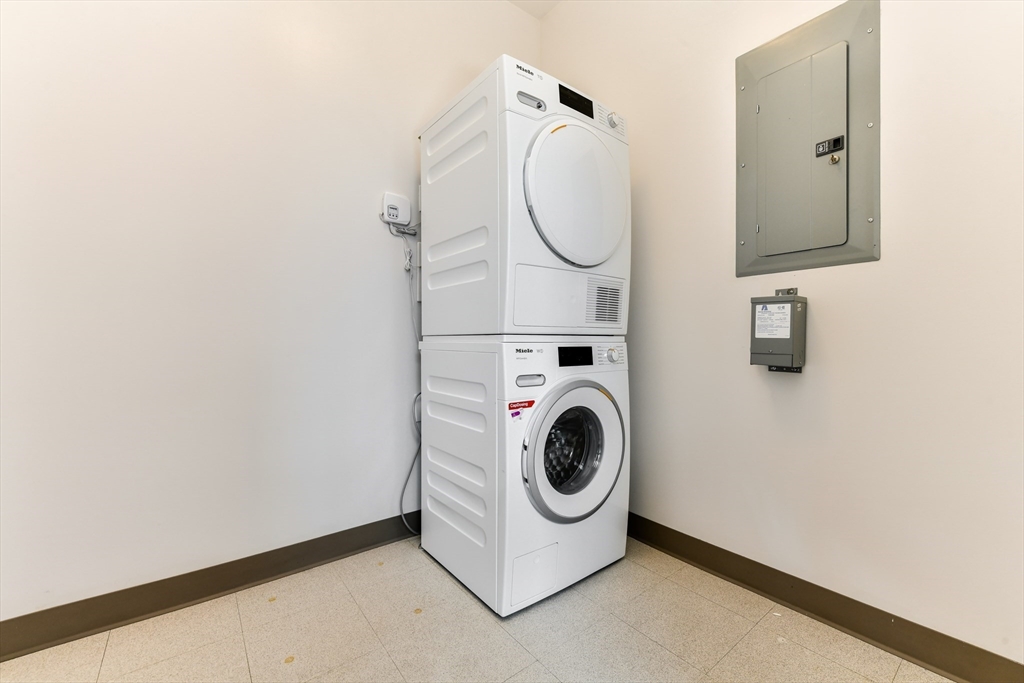 500 Atlantic Ave, Midtown