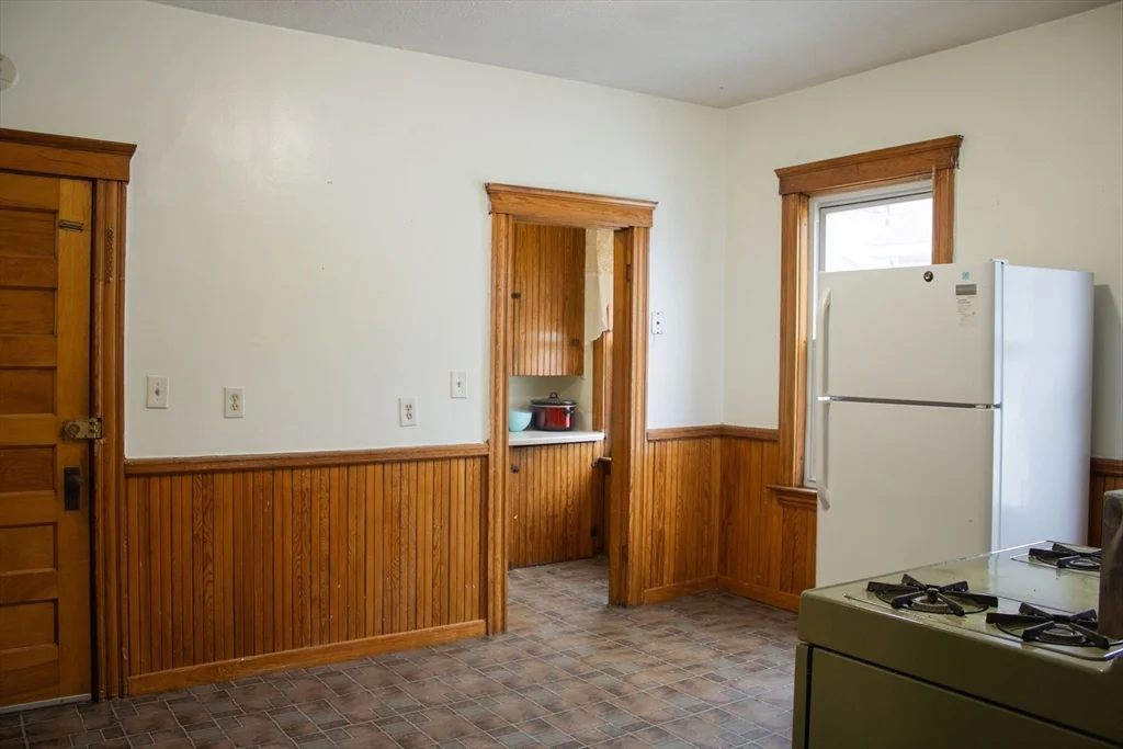 91 Perry Ave, Worcester