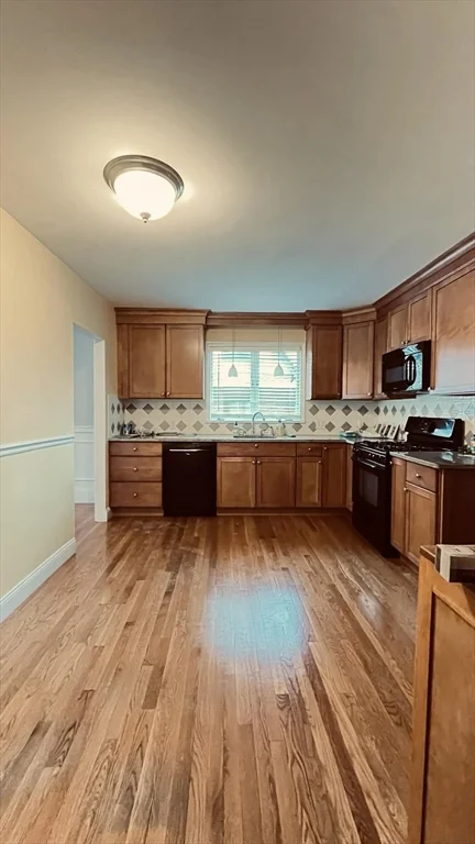 21 Lawrence Ln, Belmont