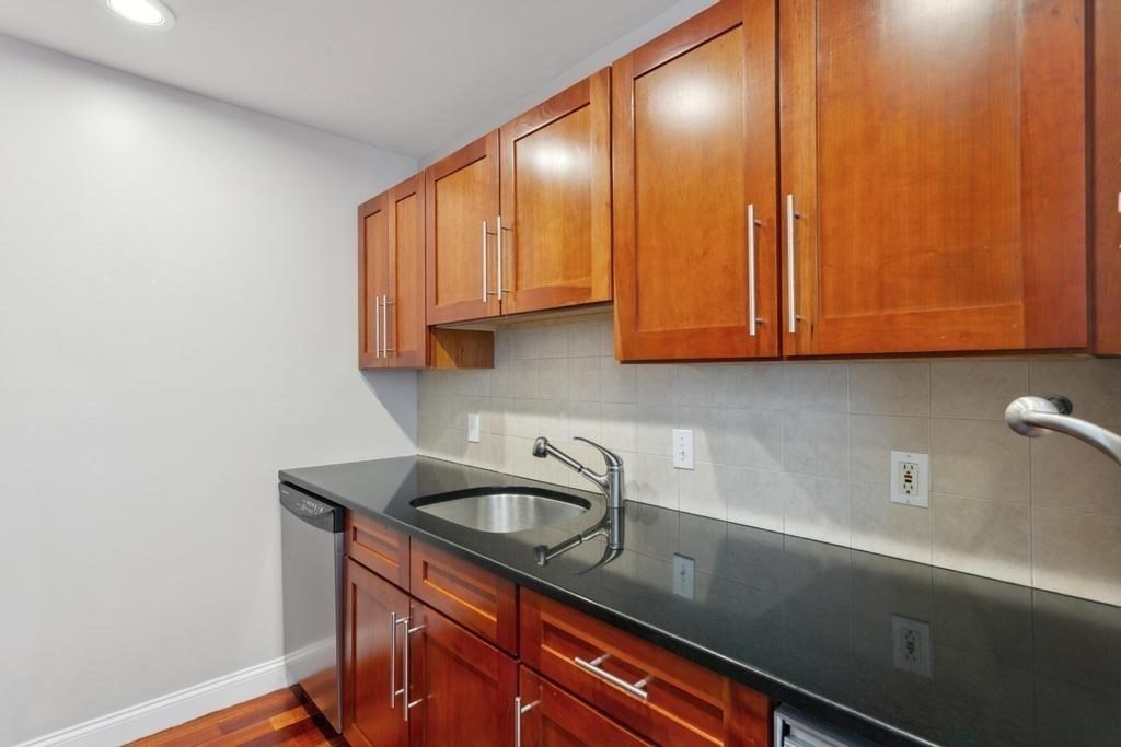 841 Parker St, Mission Hill