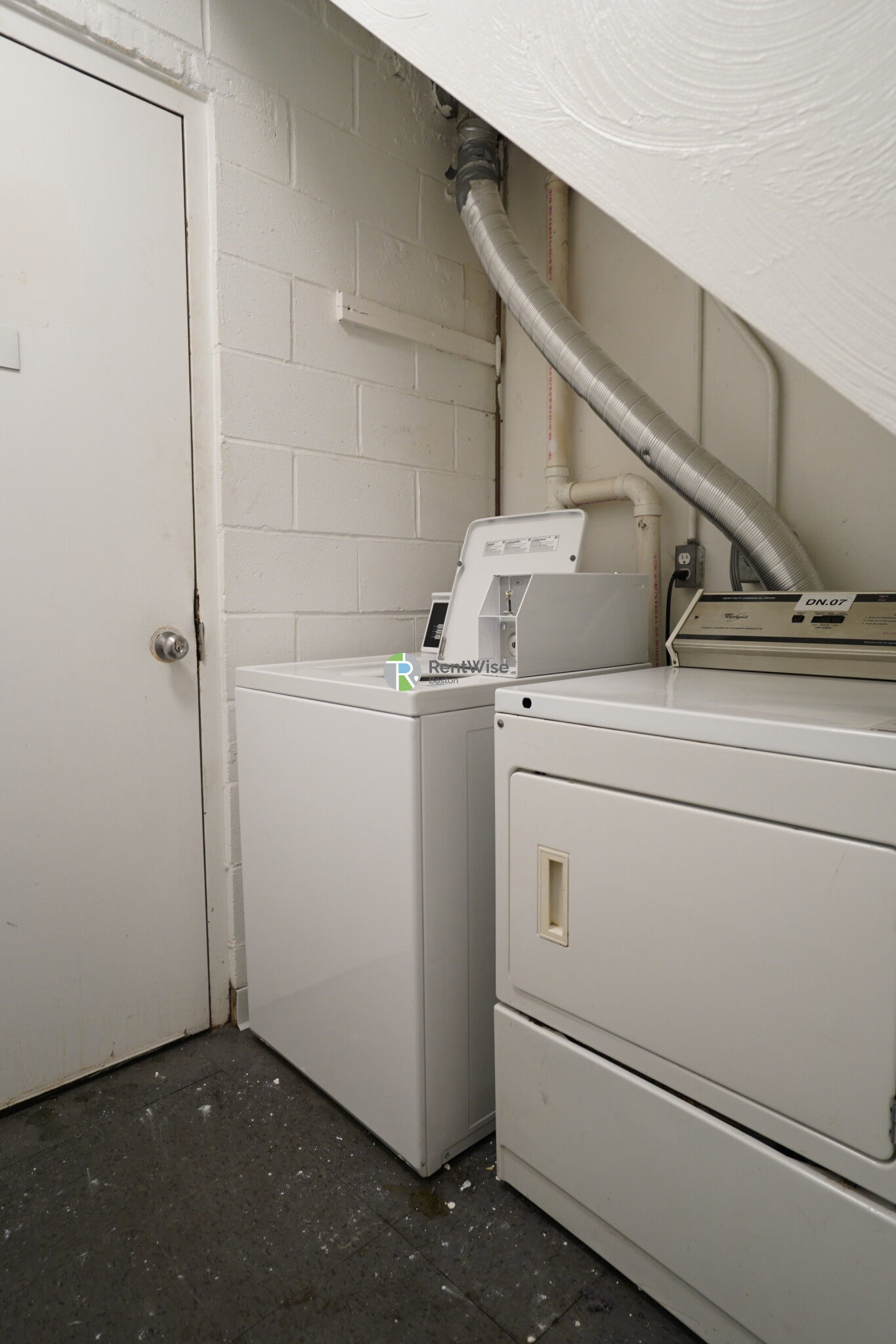 521 Massachusetts Ave, Roxbury