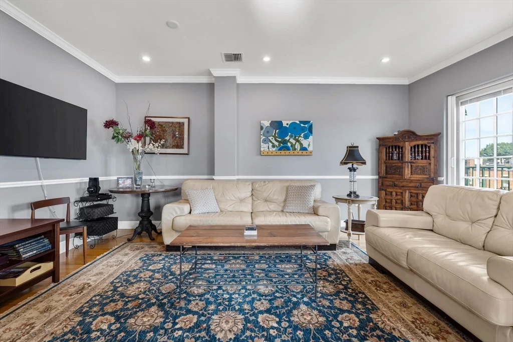 10 Vernon, Coolidge Corner