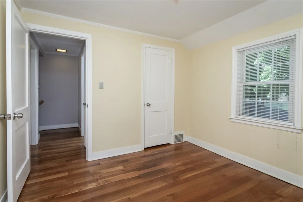 32 Hamilton Rd, Wakefield
