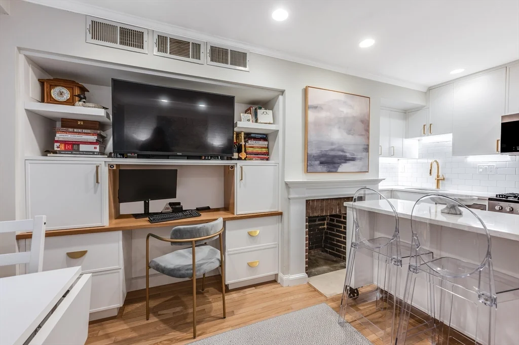 45 1/2 Garden St, Beacon Hill