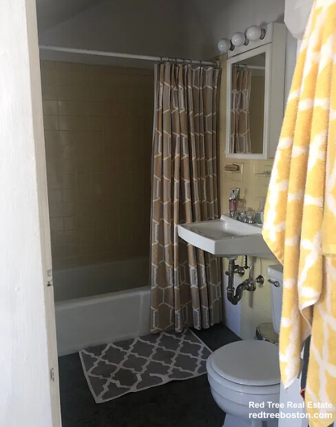 6 Cambridge Tr, Allston