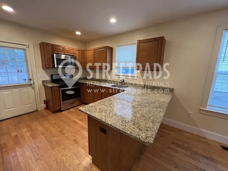 35 Pratt St, Allston