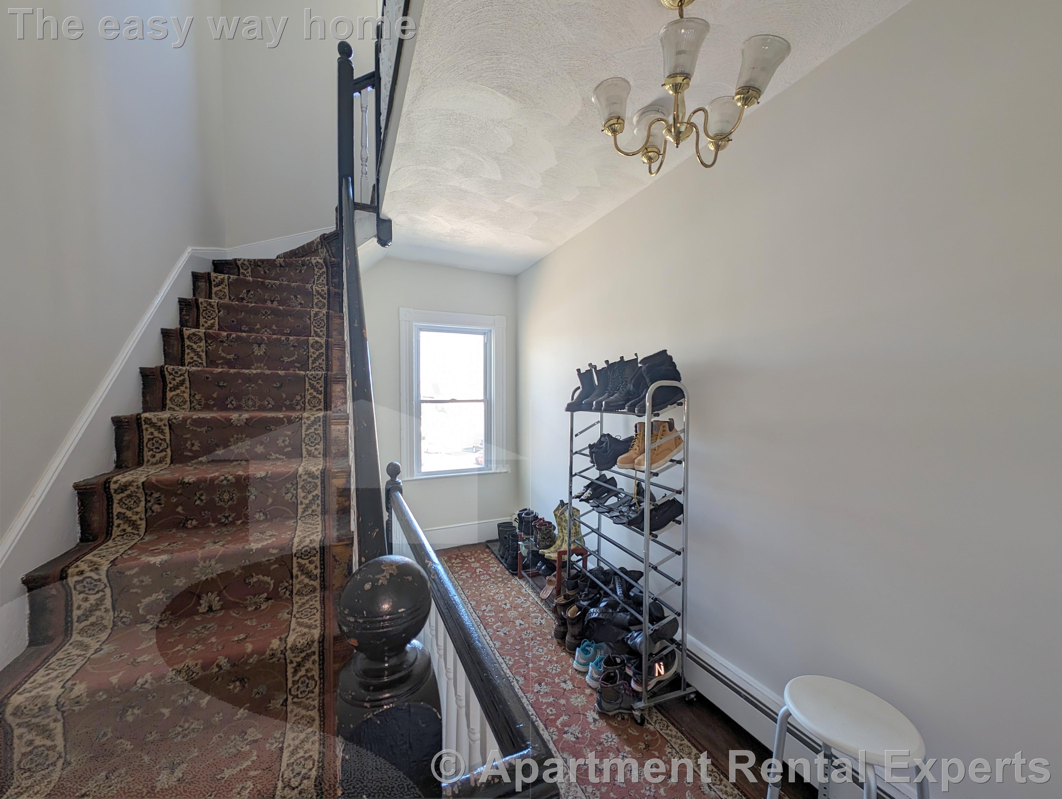 489 Main St, Magoun Square