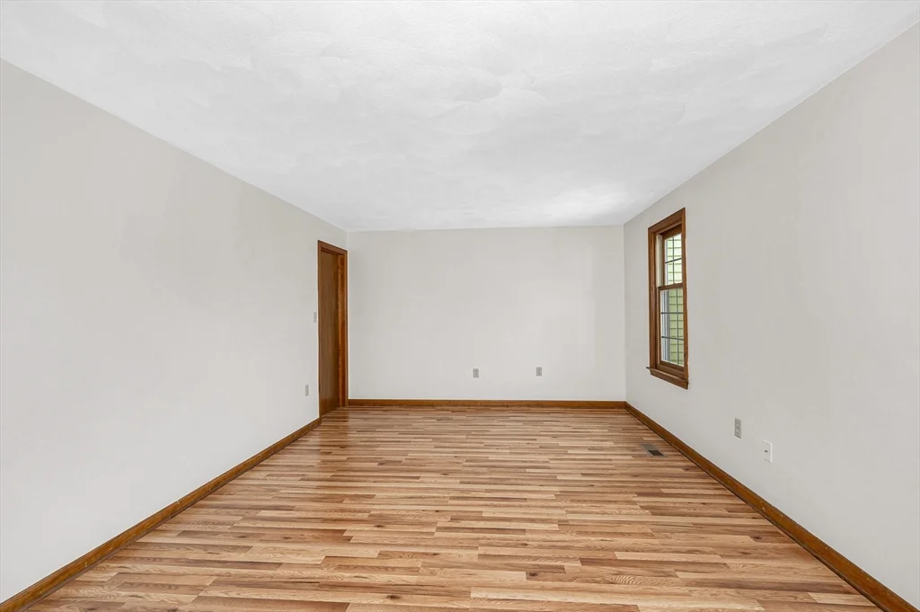 280 Apache Way, Tewksbury