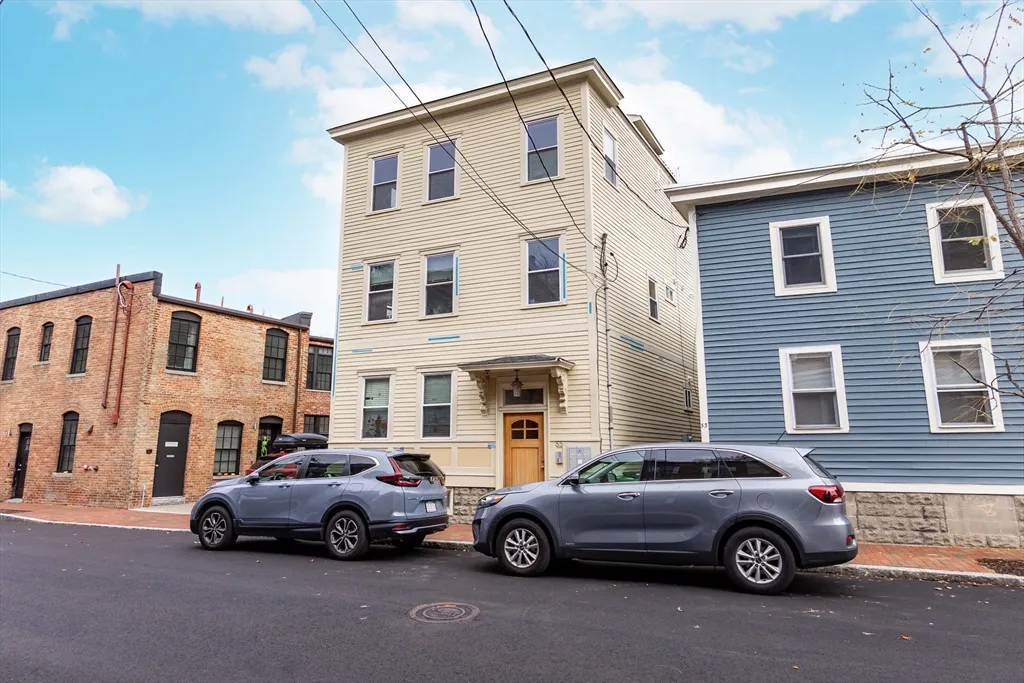 55 Kelly Rd, Cambridgeport