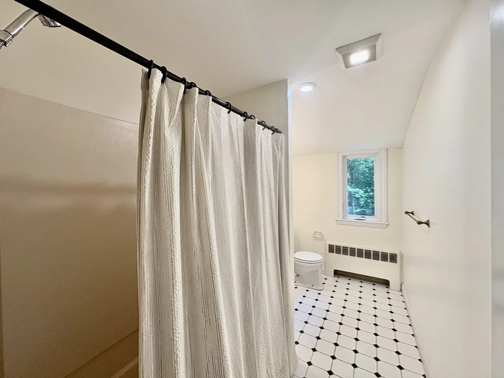 379 Newton St, Chestnut Hill