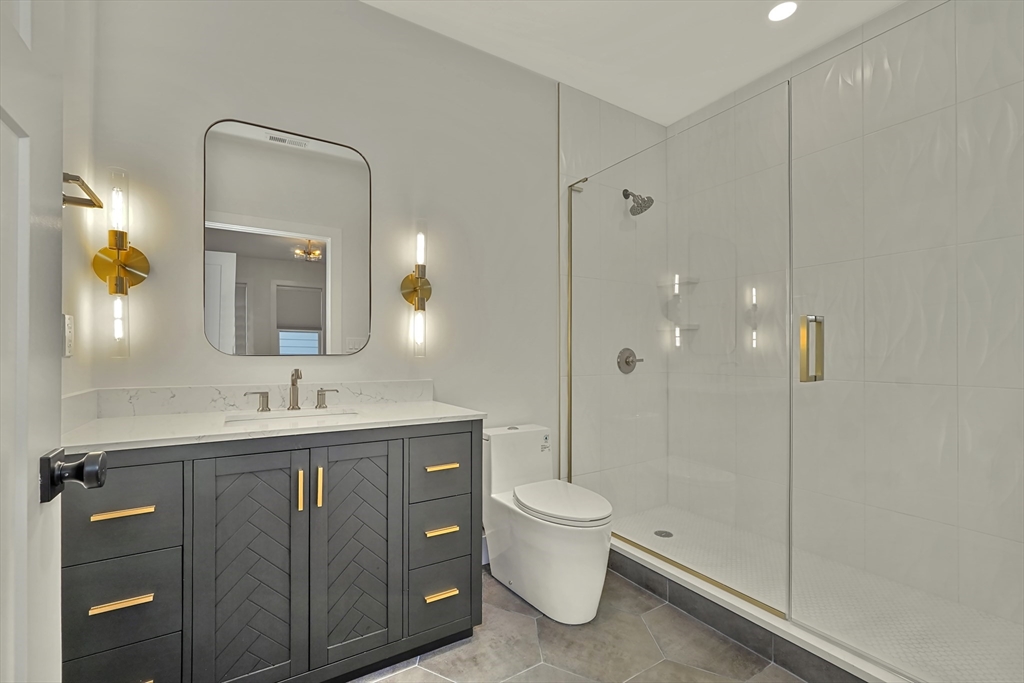 214 Havre St, East Boston