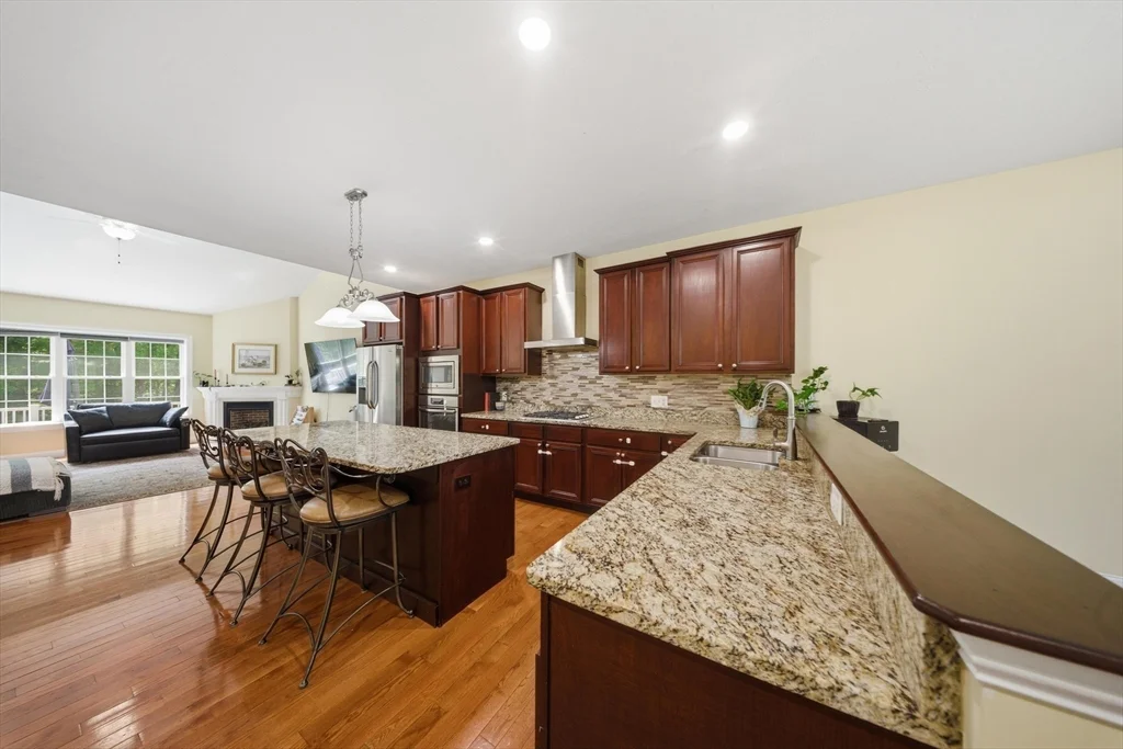 2 Williamsburg Way, Medway