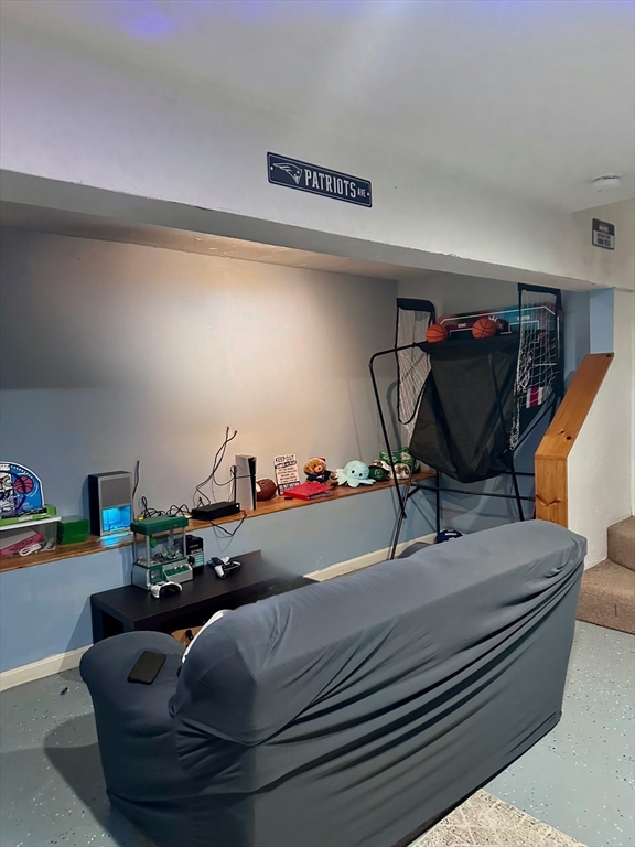 560 Bedford St, Abington