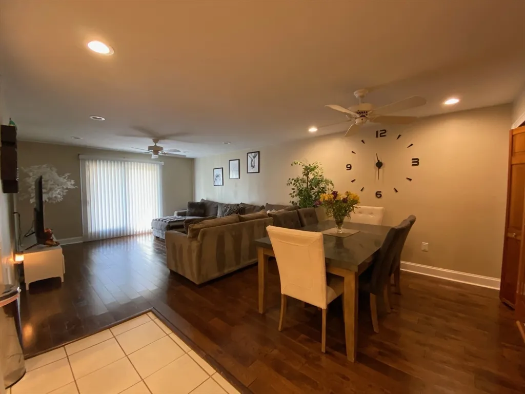 4 Shadowbrook Ln, Milford