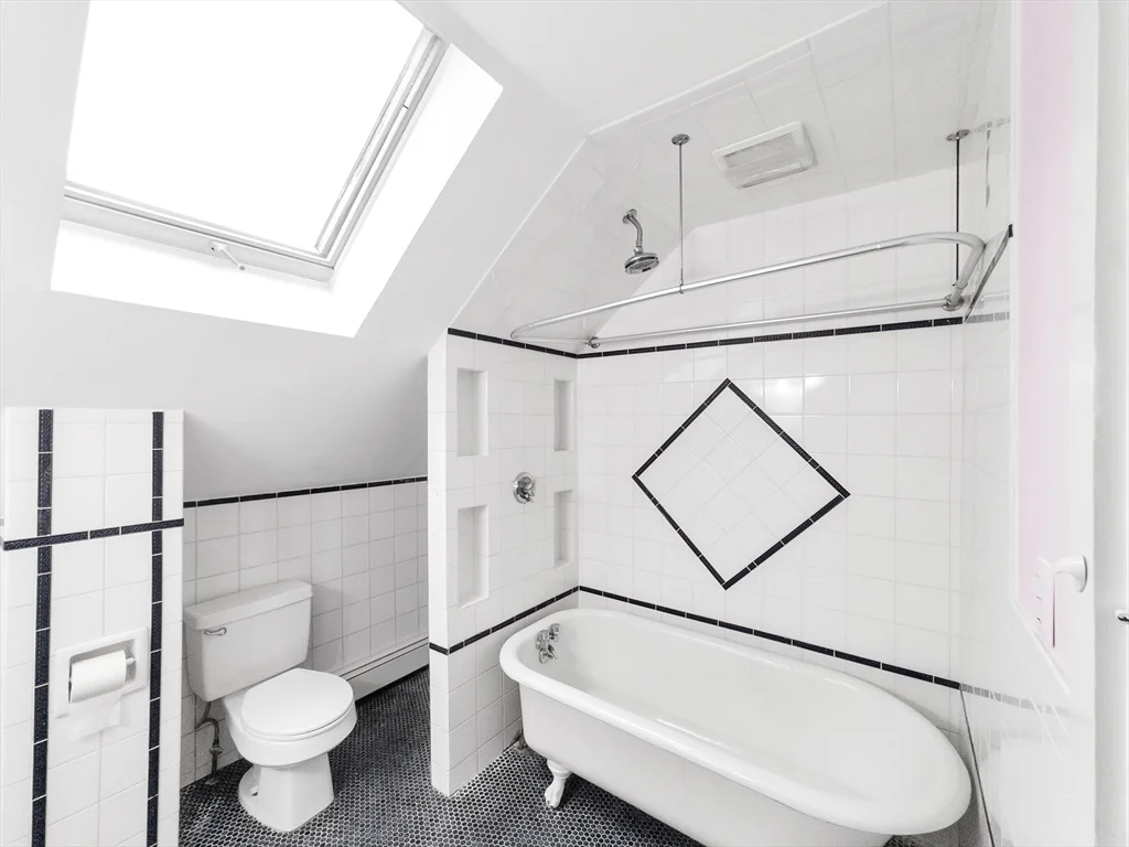 4 Buckley Ave, Jamaica Plain