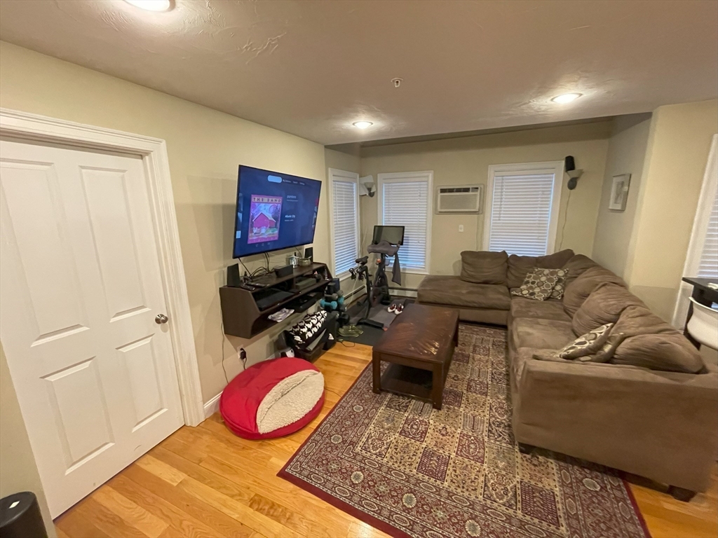 45 Catherine St, Jamaica Plain