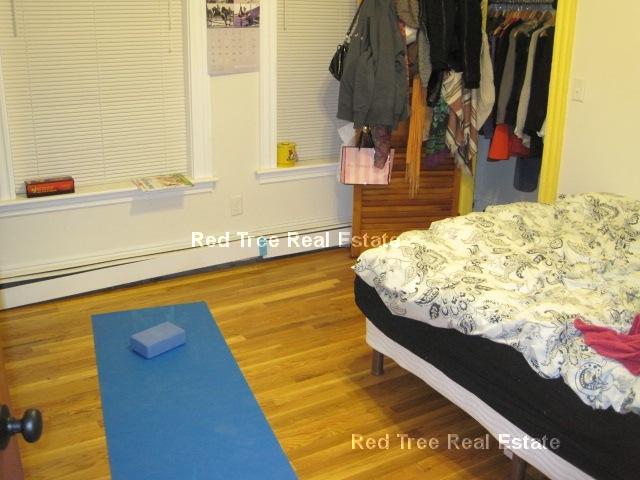 127 Cedar St, Roxbury