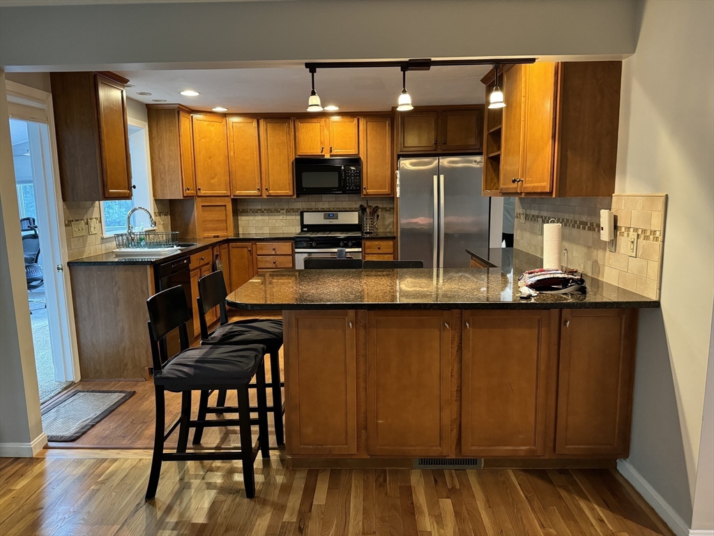 6 Fox Hill Rd, Ashland