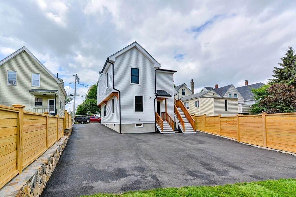 64 Crescent St, Swampscott