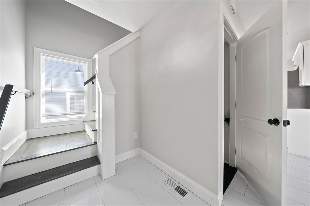 35 Phillips Ave, Stoughton